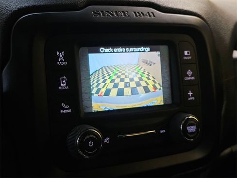 Used 2016 Jeep Renegade Latitude image 25