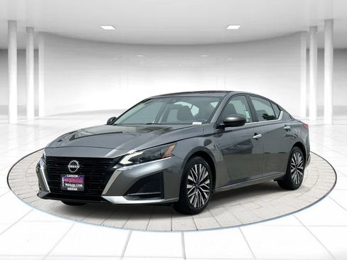 Certified 2024 Nissan Altima 2.5 SV FWD image 1