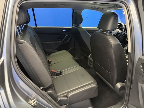 Used 2018 Volkswagen Tiguan SEL FWD image 27