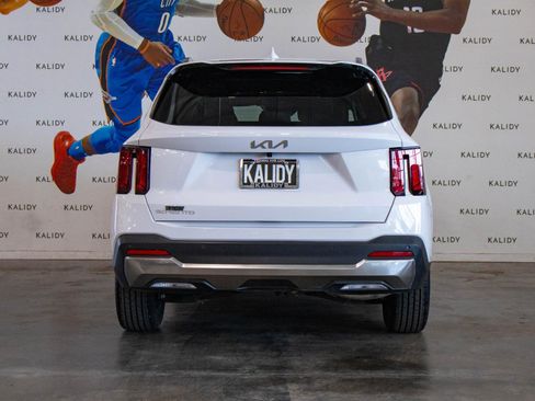 New 2025 Kia Sorento S w/ Panoramic Sunroof Package image 24