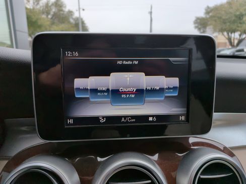 Used 2018 Mercedes-Benz GLC 300 300 image 18