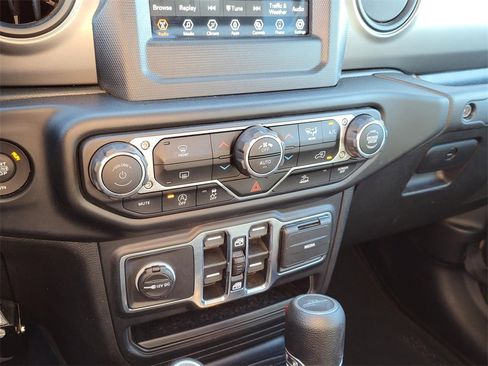Used 2021 Jeep Gladiator Sport image 27