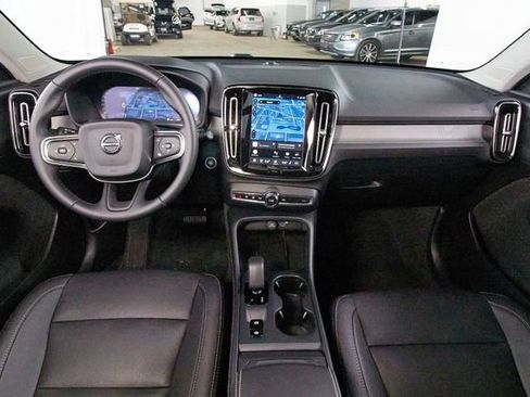 Certified 2025 Volvo XC40 B5 Core w/ Protection Package Premier image 5