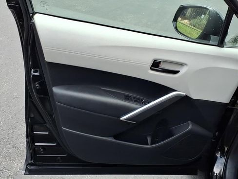 Used 2024 Toyota Corolla Cross LE FWD image 13