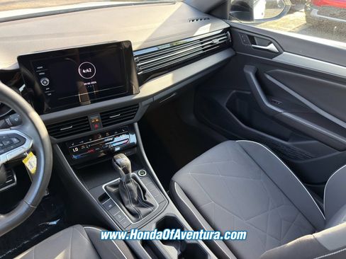 Used 2025 Volkswagen Jetta Sport FWD image 13