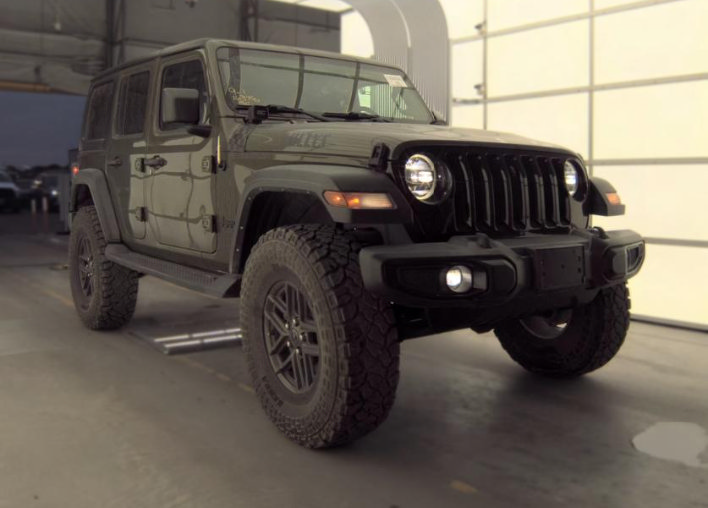 Used 2022 Jeep Wrangler Unlimited Sport AWD/4WD image 2