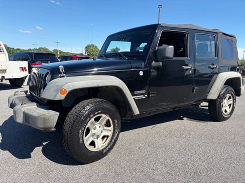Used 2011 Jeep Wrangler Unlimited Sport AWD/4WD image 2