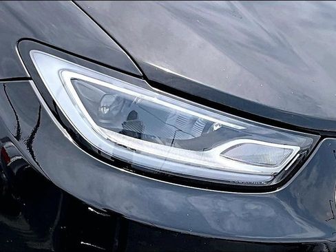 Used 2024 Chrysler Pacifica Touring-L FWD image 33