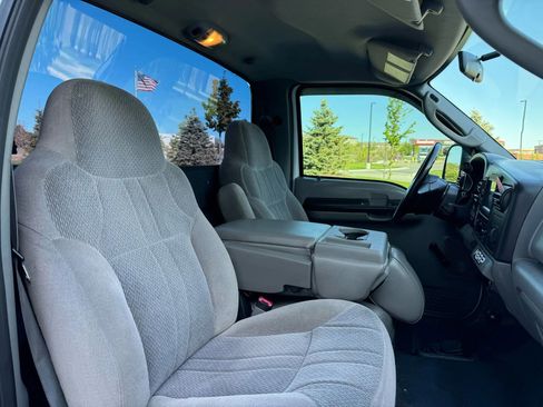 Used 2005 Ford F350 4x4 Regular Cab DRW Super Duty image 14