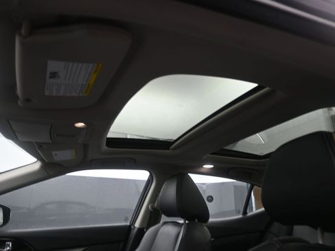 Used 2023 Nissan Maxima SL image 21