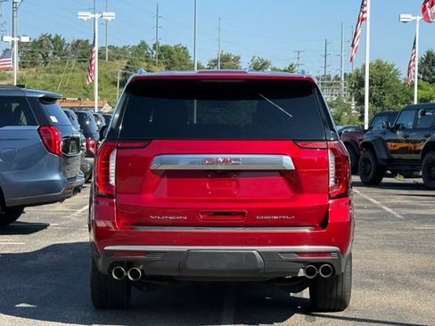 Used 2024 GMC Yukon XL Denali w/ Denali Reserve Package AWD/4WD image 5