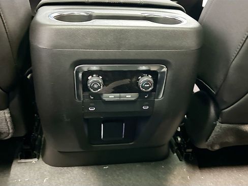 New 2026 Chevrolet Suburban High Country image 28