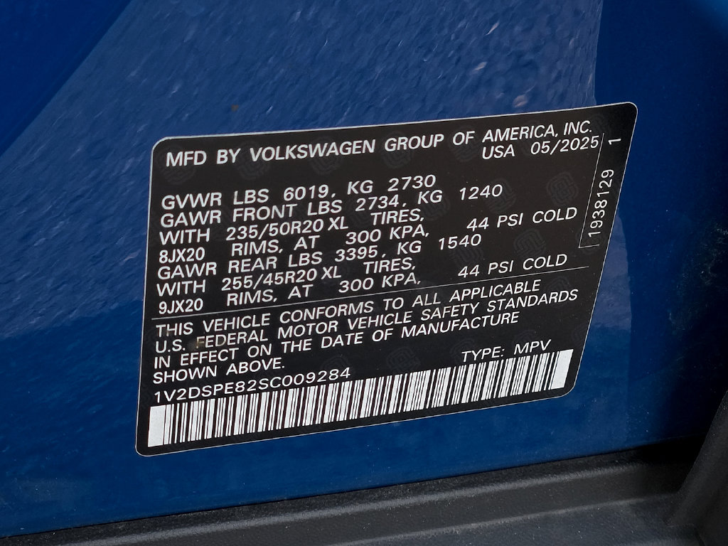 Certified 2025 Volkswagen ID.4 Pro AWD/4WD image 27