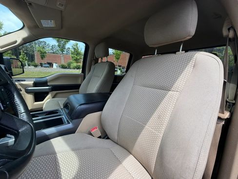 Used 2018 Ford F150 XLT w/ Equipment Group 302A Luxury RWD image 13