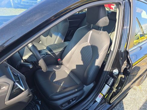 Used 2018 Toyota Camry SE FWD image 12