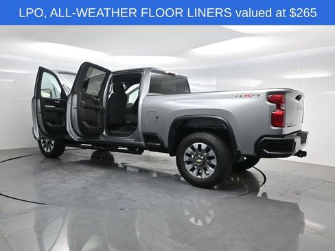 Used 2025 Chevrolet Silverado 2500 Custom w/ Custom Convenience Package AWD/4WD image 4