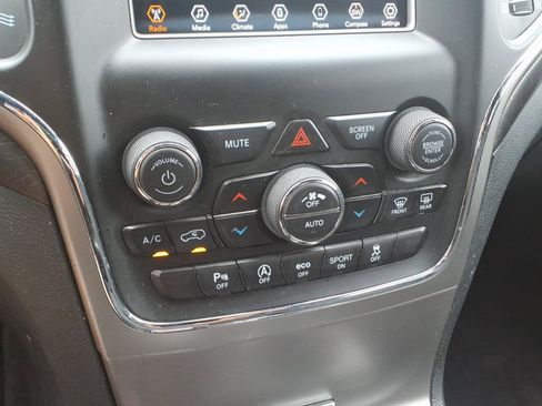 Used 2018 Jeep Grand Cherokee Laredo AWD/4WD image 21