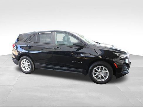 Used 2023 Chevrolet Equinox LS w/ LS Convenience Package AWD/4WD image 19