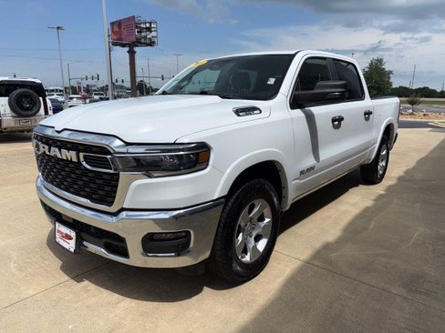 Used 2025 RAM 1500 Big Horn AWD/4WD image 5