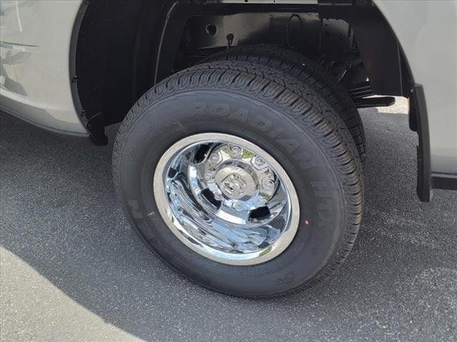 New 2024 RAM 3500 Tradesman w/ Chrome Appearance Group AWD/4WD image 18