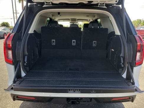 Certified 2025 Ford Expedition Active RWD image 7