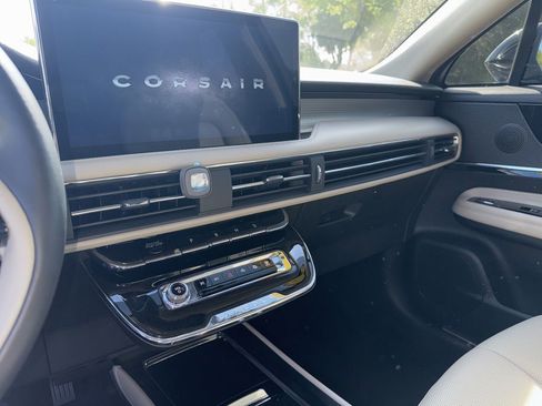 Used 2025 Lincoln Corsair Premiere w/ Equipment Group 101A image 8