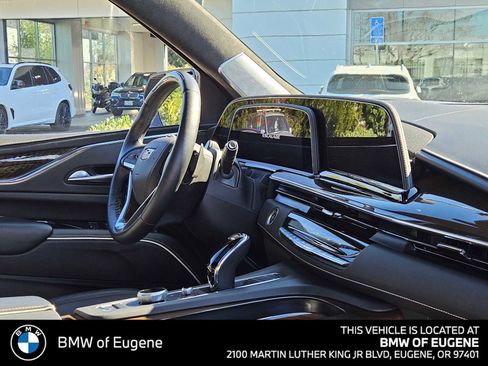 Used 2024 Cadillac Escalade ESV Premium Luxury Platinum AWD/4WD image 12