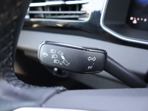Used 2025 Volkswagen Jetta Sport FWD image 21