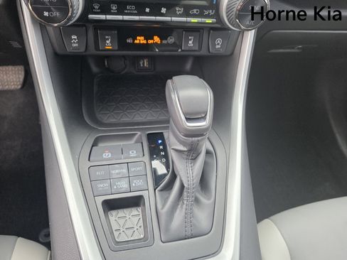 Used 2024 Toyota RAV4 XLE Premium image 18