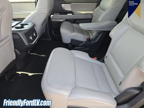 Certified 2025 Ford Expedition Active AWD/4WD image 13