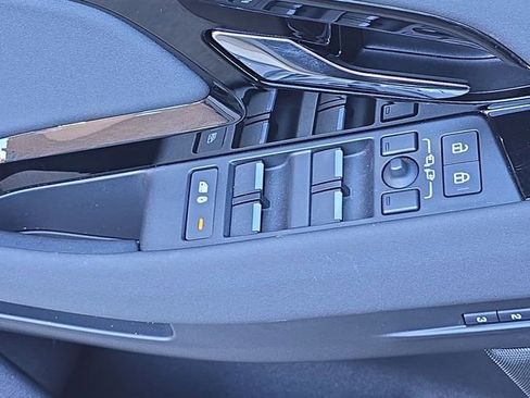 Used 2025 Land Rover Range Rover Evoque S image 27