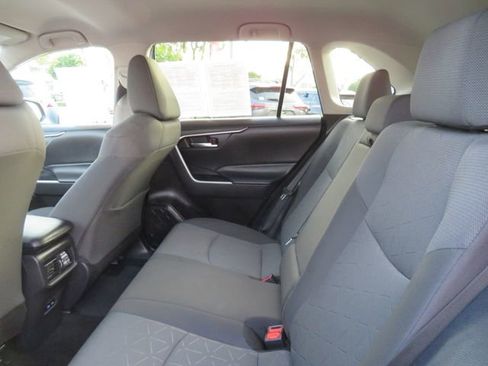 Used 2022 Toyota RAV4 XLE image 18