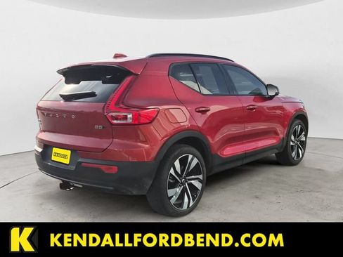 Used 2025 Volvo XC40 B5 Plus w/ Protection Package Premier AWD/4WD image 5
