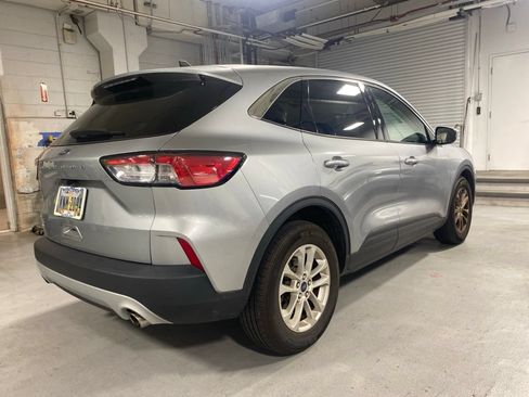 Used 2021 Ford Escape SE w/ Convenience Package FWD image 17