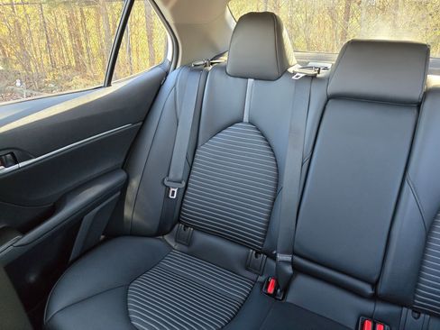 Used 2023 Toyota Camry SE image 30