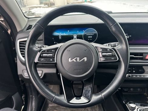 Used 2024 Kia Seltos EX image 12