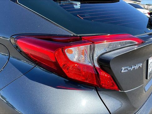 Used 2018 Toyota C-HR XLE FWD image 28