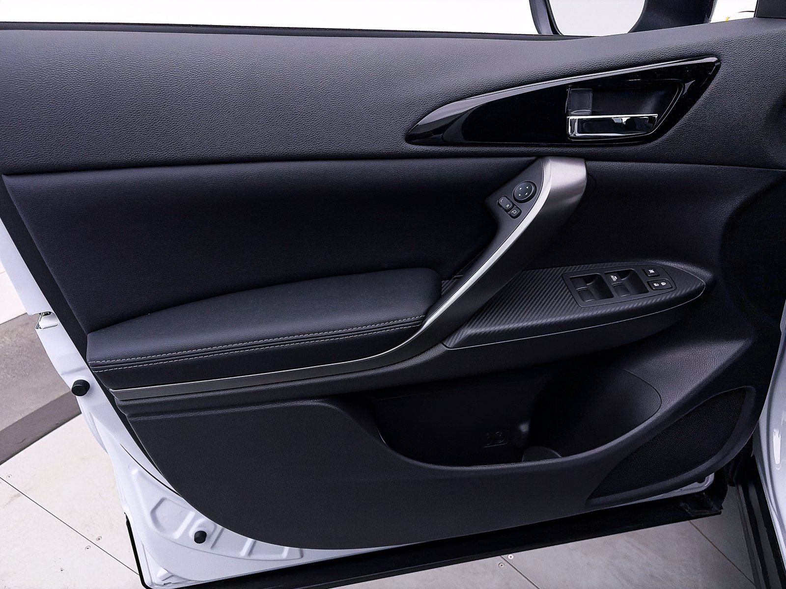 Used 2026 Mitsubishi Eclipse Cross AWD image 7