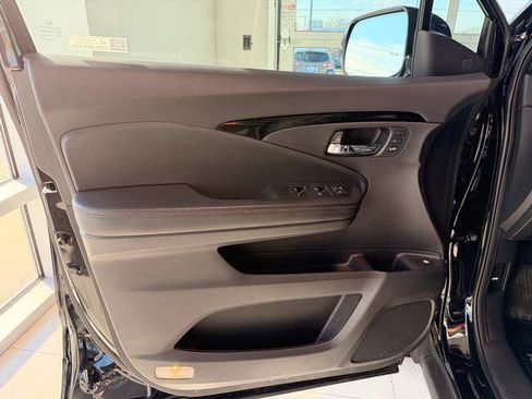 Used 2024 Honda Ridgeline Black Edition image 9