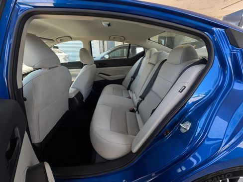 Used 2025 Nissan Altima 2.5 SV FWD image 27