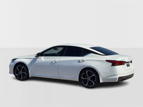 New 2025 Nissan Altima 2.5 SR w/ SR Premium Package image 3