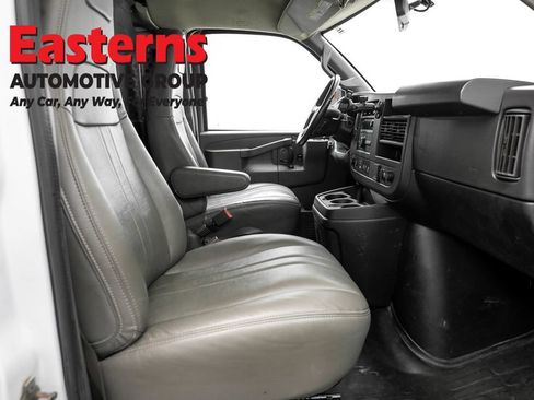 Used 2022 Chevrolet Express 2500 Extended w/ Driver Convenience Package RWD image 22