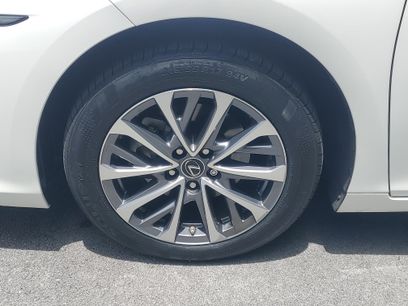 Certified 2023 Lexus ES 350 w/ Accessory Package (Z2)