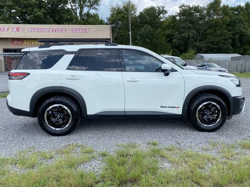 Used 2024 Nissan Pathfinder Rock Creek AWD/4WD image 4