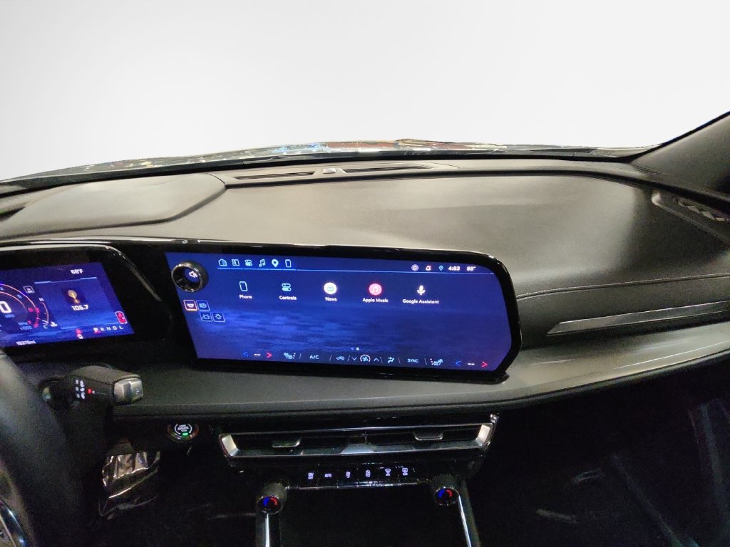 Used 2026 Chevrolet Traverse LT w/ Driver Confidence Package AWD/4WD image 24