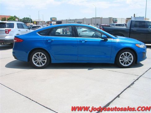 Used 2020 Ford Fusion SE FWD image 35