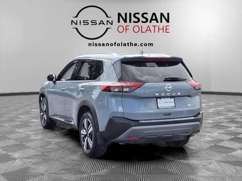 Used 2021 Nissan Rogue SL w/ Premium Package FWD image 3