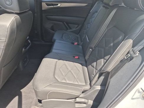Used 2025 Volkswagen Atlas Cross Sport SE FWD image 27