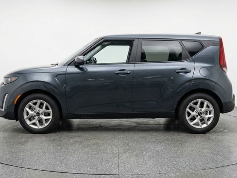 Used 2025 Kia Soul LX w/ LX Technology Package image 5