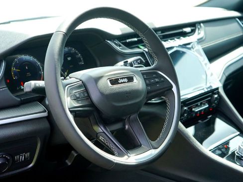New 2026 Jeep Grand Cherokee Laredo RWD image 9